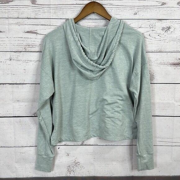 Nike Sweatshirt Womens Medium Grey Pull Over Yoga Jersey Crop Dri Fit Light Weig - Picture 6 of 10
